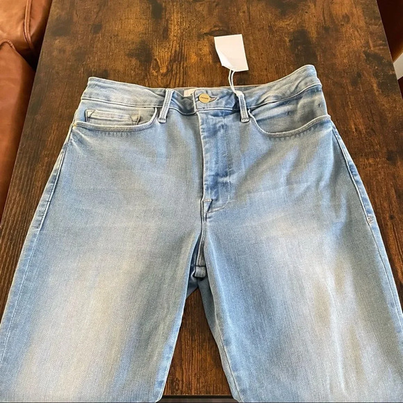 FRAME
Le One faded mid-rise skinny jeans - Picture 13 of 14